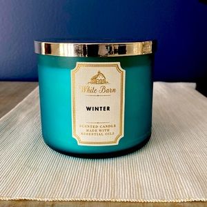 Bath and Body Works- White Barn                       Winter candle